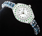 Часы с цаворитами на серебряном браслете с насыщенно-синими топазами Серебро 925