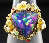 Авторское золотое кольцо с кристаллическим черным опалом, рубинами, цаворитами и бриллиантами Золото