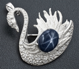 Серебряная брошь/кулон «Лебедь» со звездчатым сапфиром Серебро 925