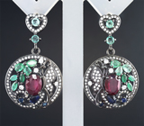 Великолепные серебряные серьги с рубинами, изумрудами и синими сапфирами Серебро 925