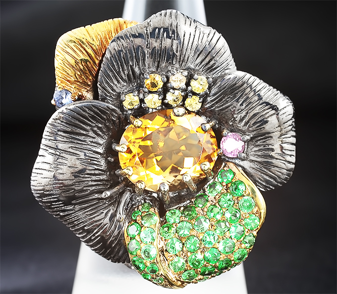 Серебряное кольцо с цитрином, цаворитами, розовым и желтыми сапфирами