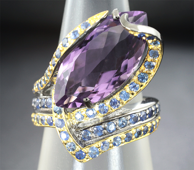 Серебряное кольцо с аметистом и синими сапфирами