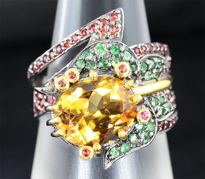 Серебряное кольцо с цитрином, цаворитами и оранжевыми сапфирами