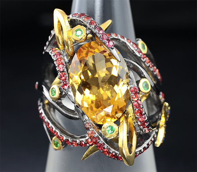 Серебряное кольцо c цитрином, сапфирами и цаворитами