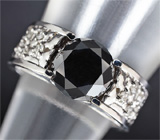 Кольцо с черным и белыми бриллиантами Золото