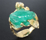 Золотое кольцо с резным изумрудом и крупным бриллиантом Золото