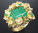 Золотое кольцо с уральским изумрудом 6+ карат и бриллиантами Золото