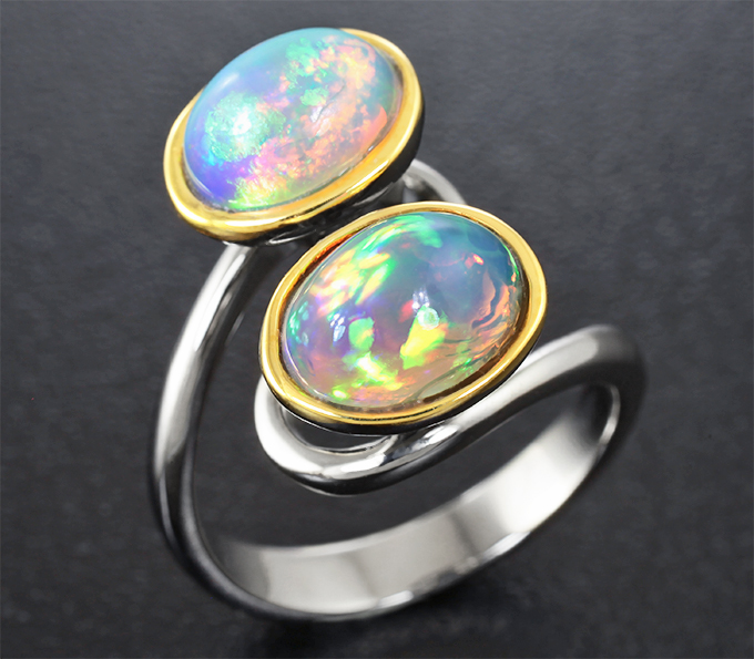 Серебряное кольцо с эфиопскими опалами