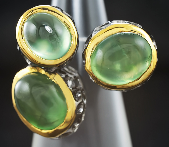 Серебряное кольцо с пренитом