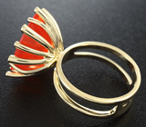 Золотое кольцо с крупным оранжевым опалом 4,75 карат, изумрудами и бриллиантами Золото