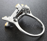 Серебряное кольцо с австралийским дублет опалом, сапфирами и цаворитом Серебро 925