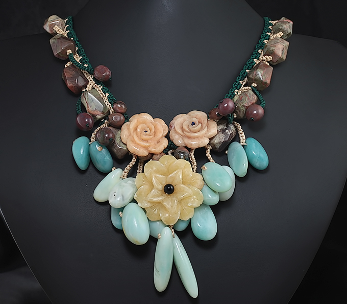 Колье с амазонитом, разноцветной яшмой и ониксом