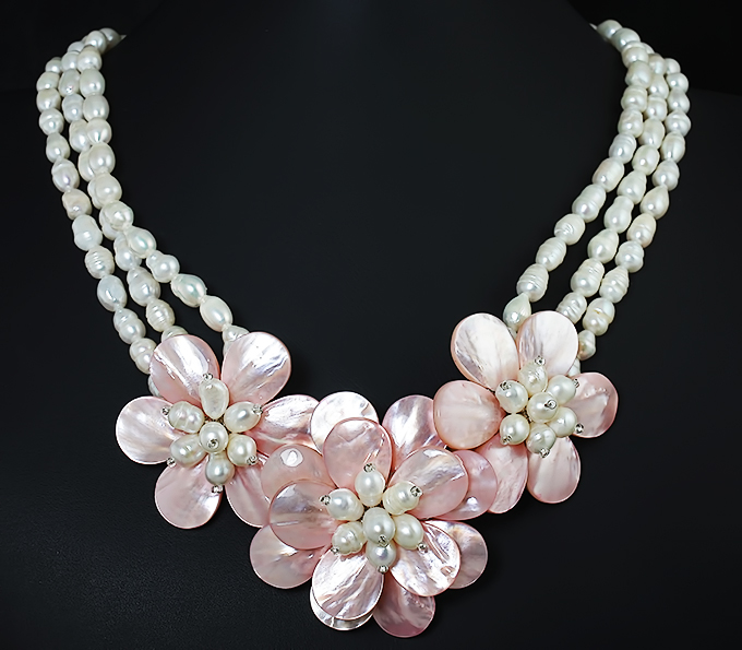 Серебряное колье с розовым перламутром и жемчугом