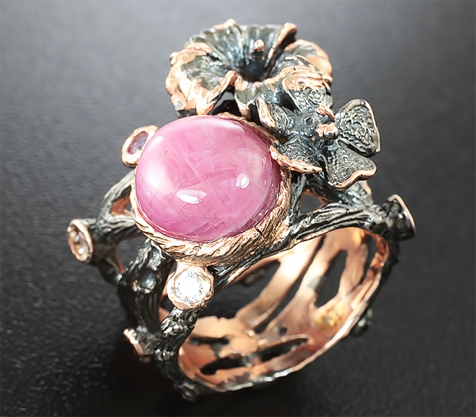 Серебряное кольцо с розовым сапфиром, аметистами и топазами