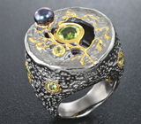 Серебряное кольцо с перидотами и цветной жемужиной Серебро 925
