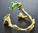 Золотое кольцо с яркими изумрудами 1,15 карат и бриллиантом Золото