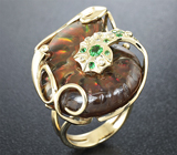 Золотое кольцо с аммонитом 53,8 карат, цаворитами и бриллиантами Золото
