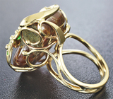 Золотое кольцо с аммонитом 53,8 карат, цаворитами и бриллиантами Золото