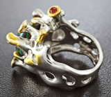 Серебряное кольцо с кристаллическим черным опалом, разноцветными сапфирами и цаворитами Серебро 925