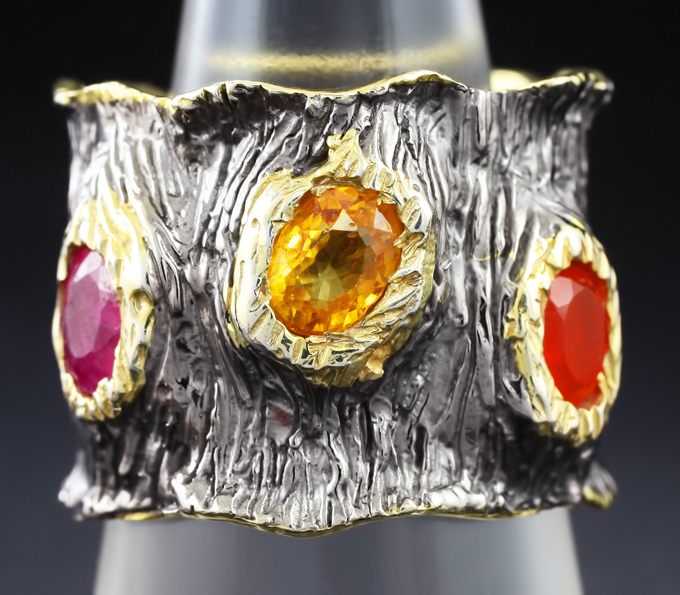 Серебряное кольцо с рубином, желтым сапфиром и корнелианом
