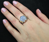 Серебряное кольцо с голубым халцедоном и цаворитами Серебро 925