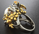 Серебряное кольцо с жемчужиной, перидотом, родолитом гранатом и сапфиром Серебро 925
