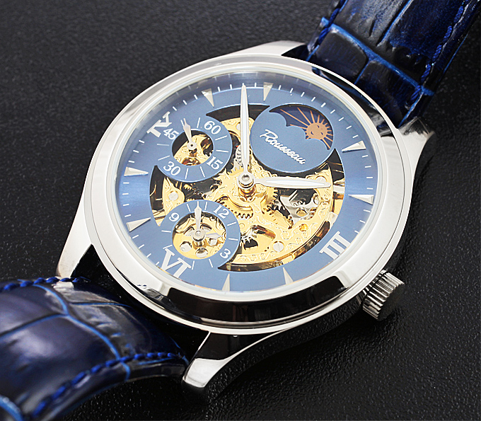 Приз за второе место — механические часы от Rousseau!