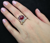Серебряное кольцо с рубином 10,41 карат и розовыми сапфирами Серебро 925