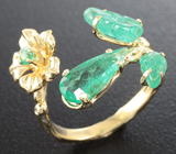 Золотое кольцо с яркими изумрудами 1,88 карат и бриллиантом Золото