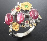 Серебряное кольцо с рубинами, разноцветными сапфирами и цаворитом