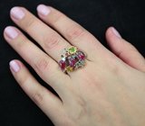 Серебряное кольцо с рубинами, разноцветными сапфирами и цаворитом