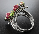 Серебряное кольцо с перидотом, цветным жемчугом и звездчатыми рубинами Серебро 925