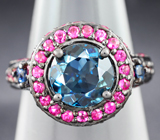 Серебряное кольцо с c насыщенно-синими топазом и рубинами Серебро 925