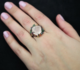 Серебряное кольцо с резным розовым кварцем и самоцветами Серебро 925