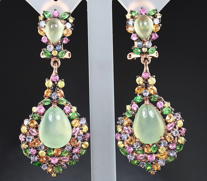 Серебряные серьги с пренитом, цаворитами и разноцветынми сапфирами