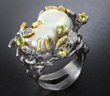 Серебряное кольцо с жемчугом и перидотами Серебро 925