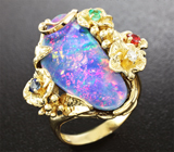 Золотое кольцо с австралийским дублет опалом 7,05 карат, изумрудом, рубином, синим сапфиром и бриллиантом Золото