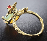 Золотое кольцо с ограненным эфиопским опалом 2,01 карат, рубином и бриллиантом Золото