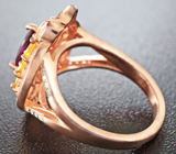 Изысканное серебряное кольцо с родолитом и сапфирами Серебро 925