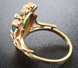 Золотое кольцо с кристаллическим черным опалом, цаворитами, рубинами и бриллиантами Золото