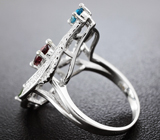 Изысканное серебряное кольцо с родолитом, диопсидом и топазом