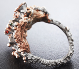 Серебряное кольцо с цаворитом и мозамбикскими гранатами Серебро 925