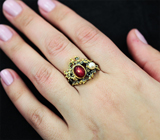 Серебряное кольцо cо звездчатым рубином и жемчужиной Серебро 925