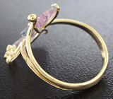 Золотое кольцо с резными полихромными турмалинами 2,61 карат и бриллиантами Золото