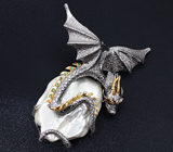 Серебряный кулон с жемчужиной барокко, цаворитами и сапфирами Серебро 925