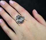 Золотое кольцо с метеоритом 64,49 карат, бесцветным и черным бриллиантом Золото