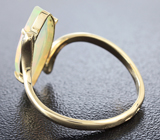 Золотое кольцо с кристаллическим ограненным опалом 1,75 карат и бриллиантами Золото