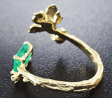 Золотое кольцо с изумрудами 0,92 карат и бриллиантом Золото
