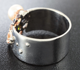 Серебряное кольцо с жемчужиной и цаворитами Серебро 925