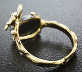 Золотое кольцо с кристаллическим черным опалом и бриллиантом Золото